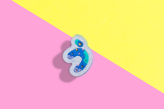 ぅ-ひらがなワッペン(宇宙恐竜)